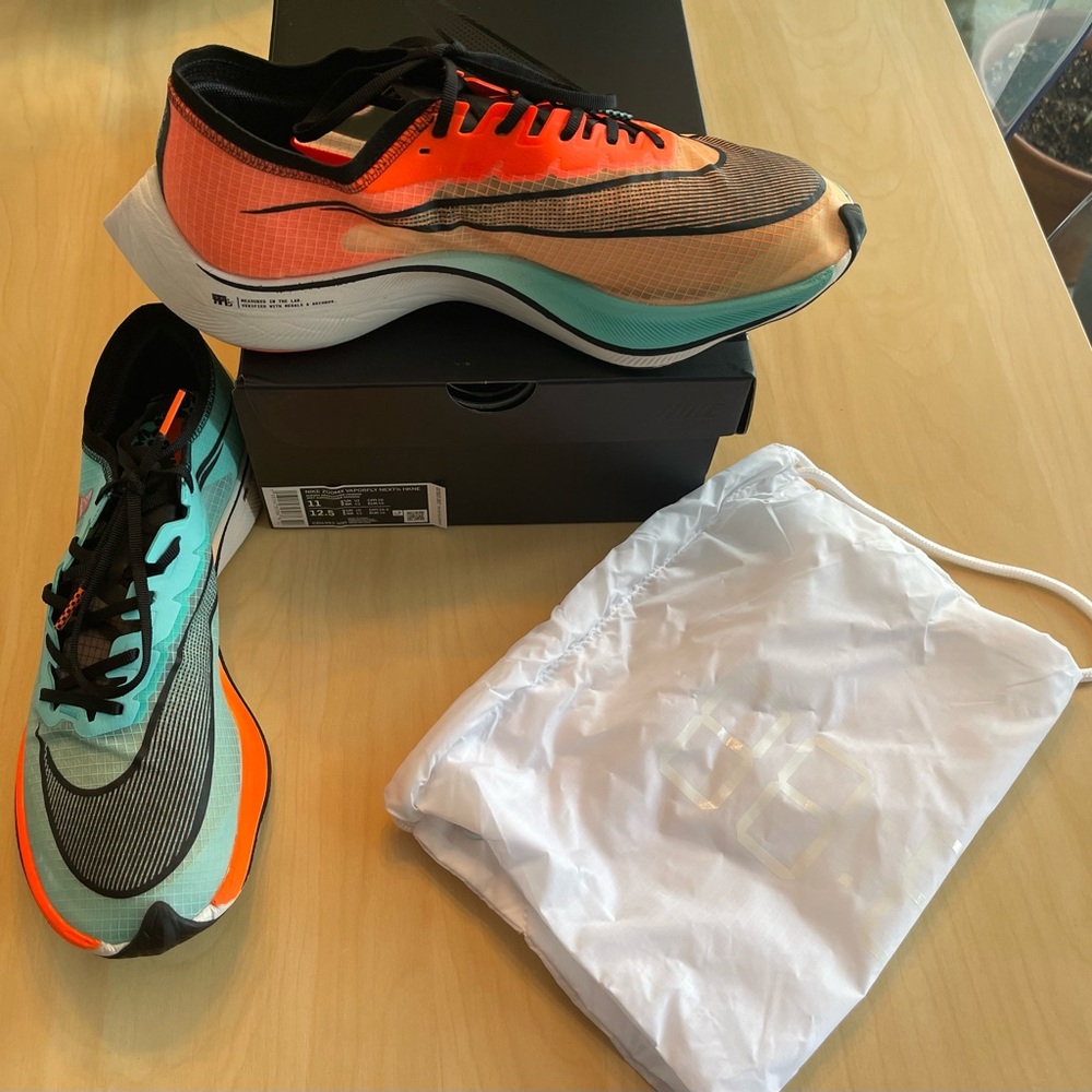 Nike ZoomX Vaporfly Next% Hakone NWT Men’s 11 in box with bag